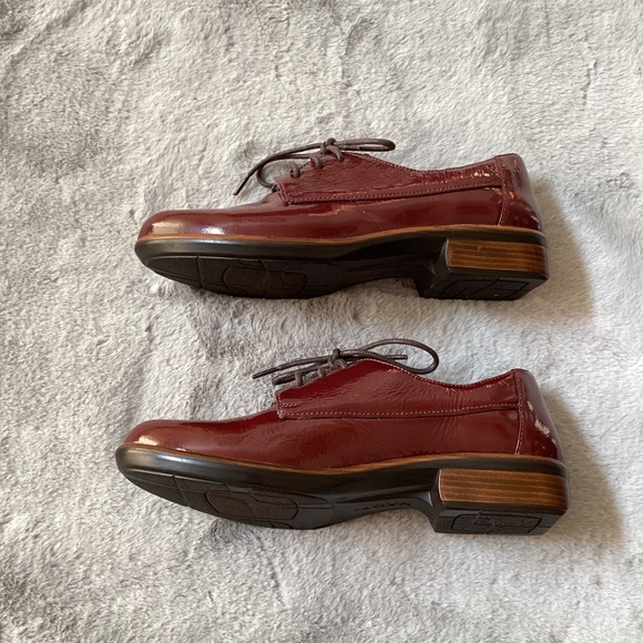 NWOT 2 pairs of Naot lace up leather shoes size 36 burgundy and grey - Picture 3 of 8